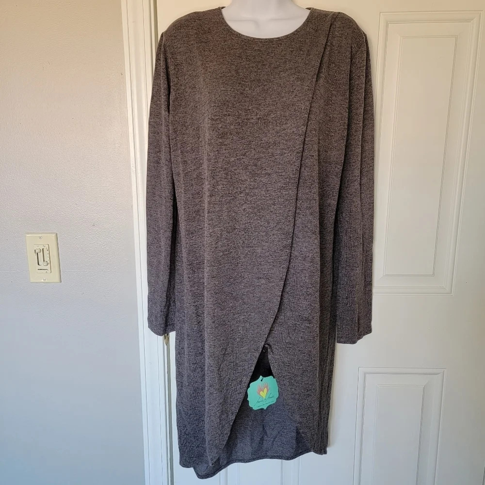 NWT Hands To Hearts Gray Yoga Wrap Lotus Tunic. S/M Soft Flowy Athlesiure
